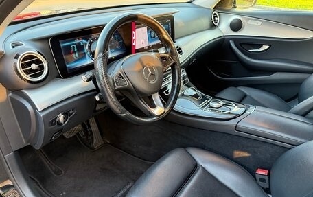 Mercedes-Benz E-Класс, 2017 год, 2 950 000 рублей, 19 фотография