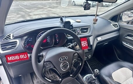 KIA Rio III рестайлинг, 2015 год, 1 300 000 рублей, 24 фотография