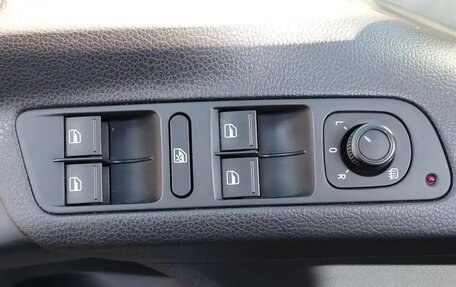 Volkswagen Tiguan I, 2015 год, 1 600 000 рублей, 5 фотография