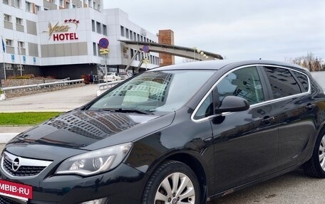 Opel Astra J, 2011 год, 720 000 рублей, 2 фотография