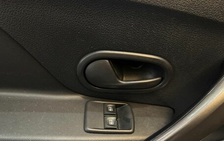 Renault Logan II, 2020 год, 985 000 рублей, 14 фотография