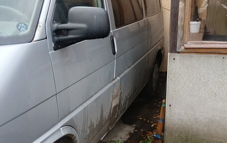 Volkswagen Caravelle T4, 2001 год, 737 000 рублей, 2 фотография