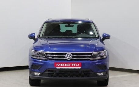 Volkswagen Tiguan II, 2018 год, 2 350 000 рублей, 2 фотография