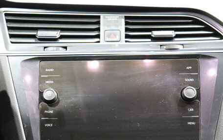 Volkswagen Tiguan II, 2018 год, 2 350 000 рублей, 16 фотография