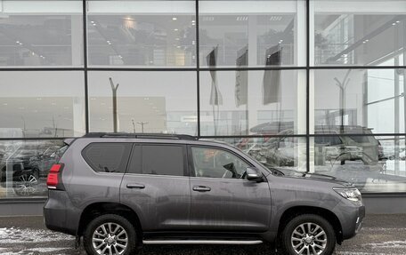 Toyota Land Cruiser Prado 150 рестайлинг 2, 2017 год, 4 100 000 рублей, 5 фотография