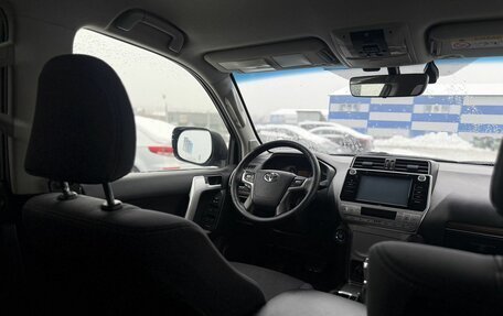 Toyota Land Cruiser Prado 150 рестайлинг 2, 2017 год, 4 100 000 рублей, 16 фотография