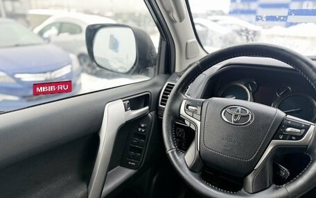 Toyota Land Cruiser Prado 150 рестайлинг 2, 2017 год, 4 100 000 рублей, 18 фотография