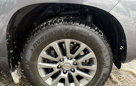 Toyota Land Cruiser Prado 150 рестайлинг 2, 2017 год, 4 100 000 рублей, 27 фотография