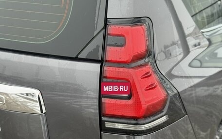 Toyota Land Cruiser Prado 150 рестайлинг 2, 2017 год, 4 100 000 рублей, 28 фотография