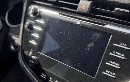 Toyota Camry, 2018 год, 2 750 000 рублей, 4 фотография