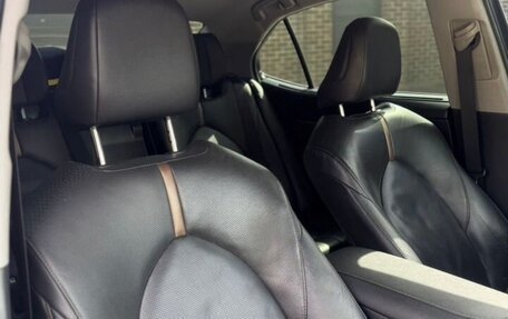 Toyota Camry, 2018 год, 2 750 000 рублей, 5 фотография