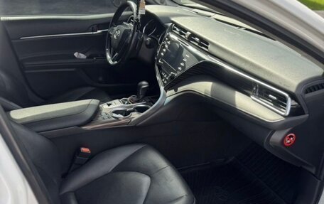 Toyota Camry, 2018 год, 2 750 000 рублей, 9 фотография