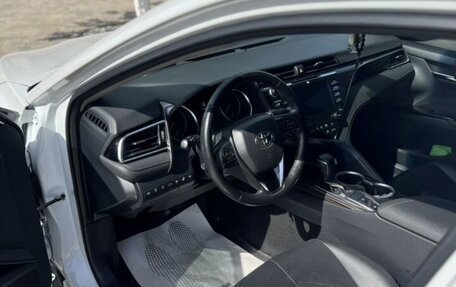 Toyota Camry, 2018 год, 2 750 000 рублей, 18 фотография