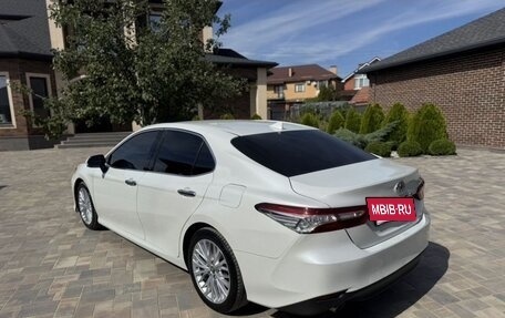 Toyota Camry, 2018 год, 2 750 000 рублей, 21 фотография