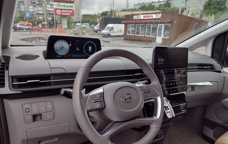 Hyundai Staria, 2021 год, 4 250 000 рублей, 3 фотография