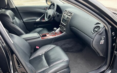 Lexus IS II рестайлинг 2, 2006 год, 1 300 000 рублей, 17 фотография