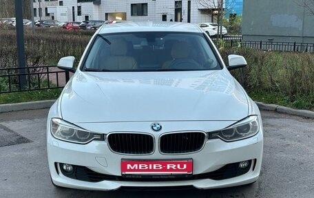 BMW 3 серия, 2015 год, 2 100 000 рублей, 40 фотография