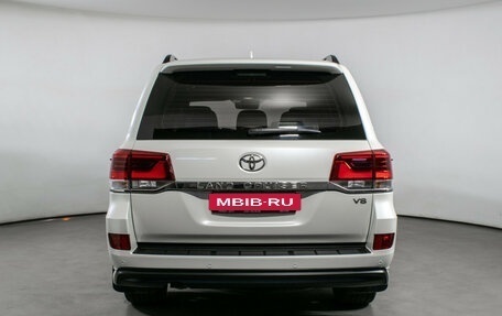 Toyota Land Cruiser 200, 2017 год, 7 370 000 рублей, 6 фотография