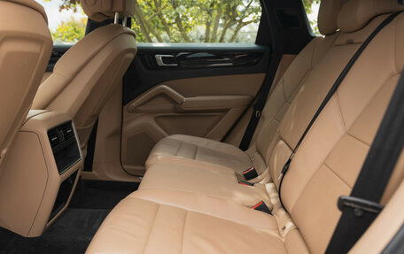 Porsche Cayenne III, 2018 год, 4 399 700 рублей, 17 фотография