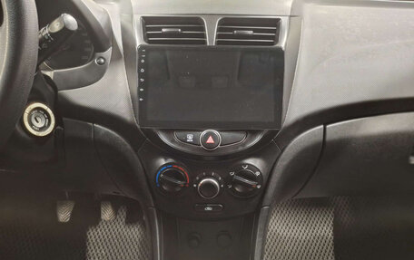 Hyundai Solaris II рестайлинг, 2016 год, 899 000 рублей, 18 фотография