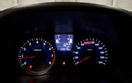 Hyundai Solaris II рестайлинг, 2016 год, 899 000 рублей, 16 фотография