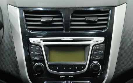 Hyundai Solaris II рестайлинг, 2012 год, 599 000 рублей, 18 фотография