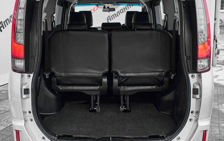 Toyota Noah III, 2014 год, 1 750 000 рублей, 8 фотография