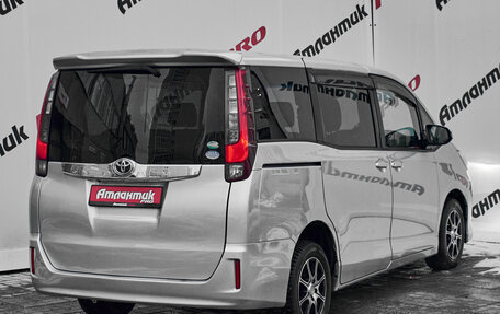 Toyota Noah III, 2014 год, 1 750 000 рублей, 6 фотография