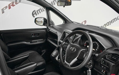 Toyota Noah III, 2014 год, 1 750 000 рублей, 10 фотография