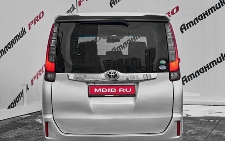 Toyota Noah III, 2014 год, 1 750 000 рублей, 5 фотография