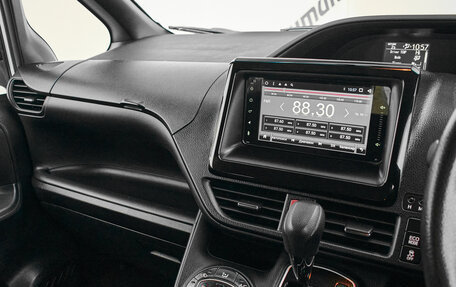 Toyota Noah III, 2014 год, 1 750 000 рублей, 16 фотография