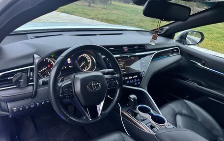 Toyota Camry, 2020 год, 3 150 000 рублей, 10 фотография