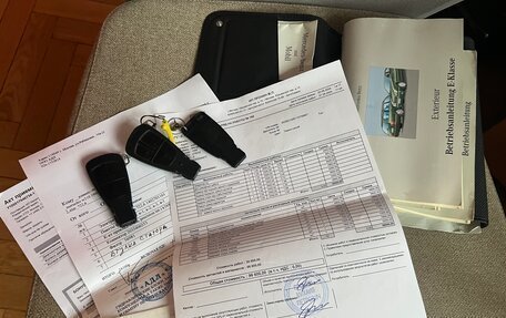 Mercedes-Benz E-Класс, 1998 год, 620 000 рублей, 33 фотография