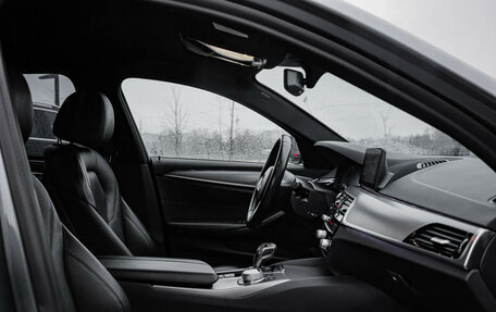 BMW 5 серия, 2018 год, 3 299 000 рублей, 28 фотография