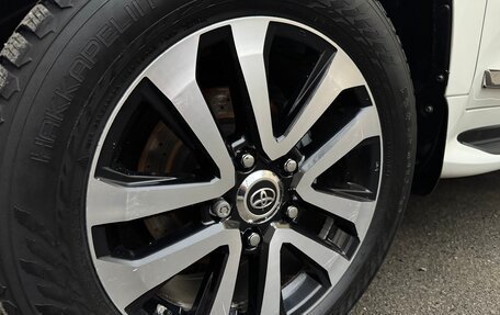 Toyota Land Cruiser 200, 2018 год, 7 500 000 рублей, 7 фотография