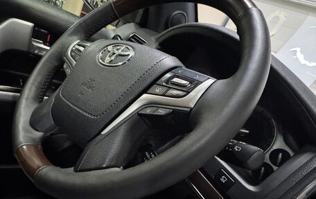 Toyota Land Cruiser 200, 2018 год, 7 500 000 рублей, 27 фотография