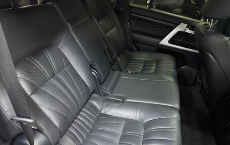 Toyota Land Cruiser 200, 2018 год, 7 500 000 рублей, 36 фотография