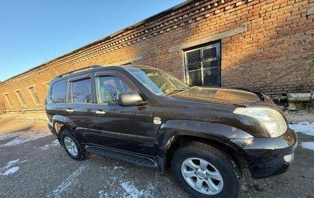 Toyota Land Cruiser Prado 120 рестайлинг, 2004 год, 2 000 000 рублей, 2 фотография