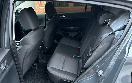 KIA Sportage IV рестайлинг, 2018 год, 2 300 000 рублей, 24 фотография