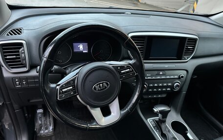 KIA Sportage IV рестайлинг, 2018 год, 2 300 000 рублей, 21 фотография