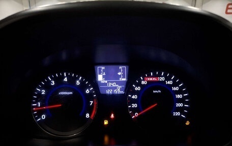 Hyundai Solaris II рестайлинг, 2016 год, 999 000 рублей, 16 фотография