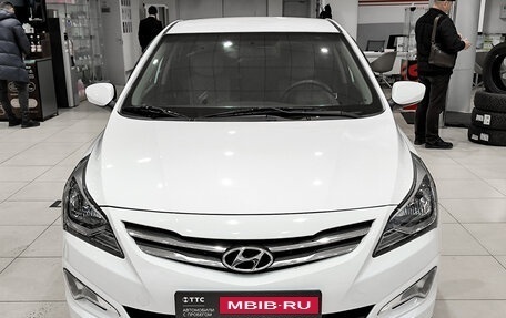 Hyundai Solaris II рестайлинг, 2015 год, 1 150 000 рублей, 2 фотография