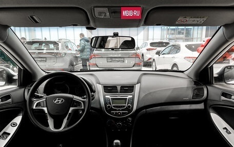 Hyundai Solaris II рестайлинг, 2015 год, 1 150 000 рублей, 17 фотография