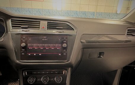 Volkswagen Tiguan II, 2017 год, 2 470 000 рублей, 16 фотография