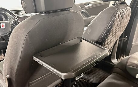 Volkswagen Tiguan II, 2017 год, 2 470 000 рублей, 13 фотография