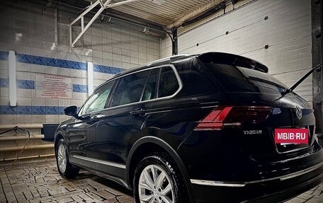 Volkswagen Tiguan II, 2017 год, 2 470 000 рублей, 5 фотография