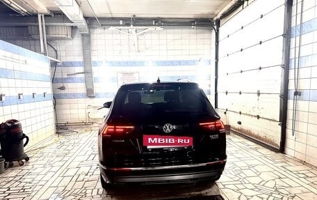 Volkswagen Tiguan II, 2017 год, 2 470 000 рублей, 26 фотография