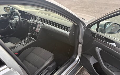 Volkswagen Passat B8 рестайлинг, 2019 год, 2 500 000 рублей, 3 фотография