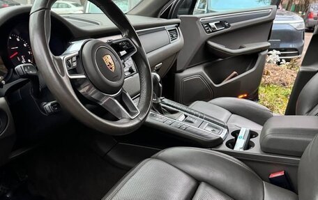Porsche Macan I рестайлинг, 2018 год, 4 000 000 рублей, 3 фотография