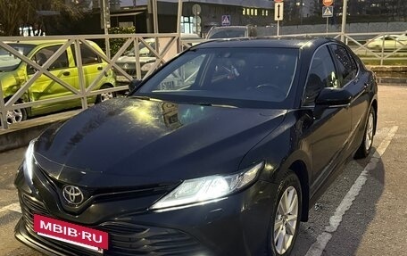 Toyota Camry, 2019 год, 2 485 000 рублей, 3 фотография
